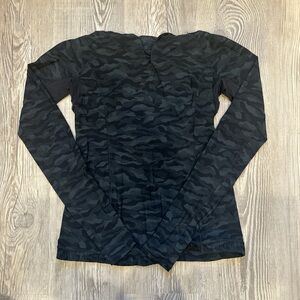 Lululemon Black Camouflage Long Sleeve Pullover